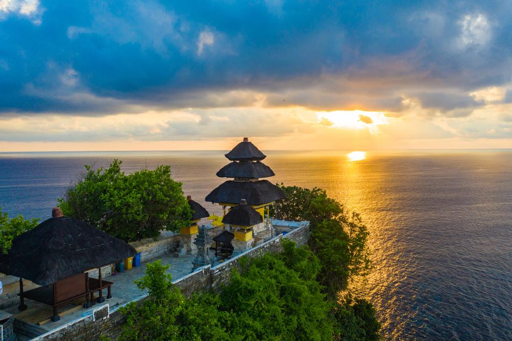 Uluwatu Sunset & Jimbaran Seafood Experience in South Bali