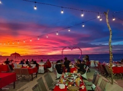 Watersport – Uluwatu Sunset Dinner in Uluwatu